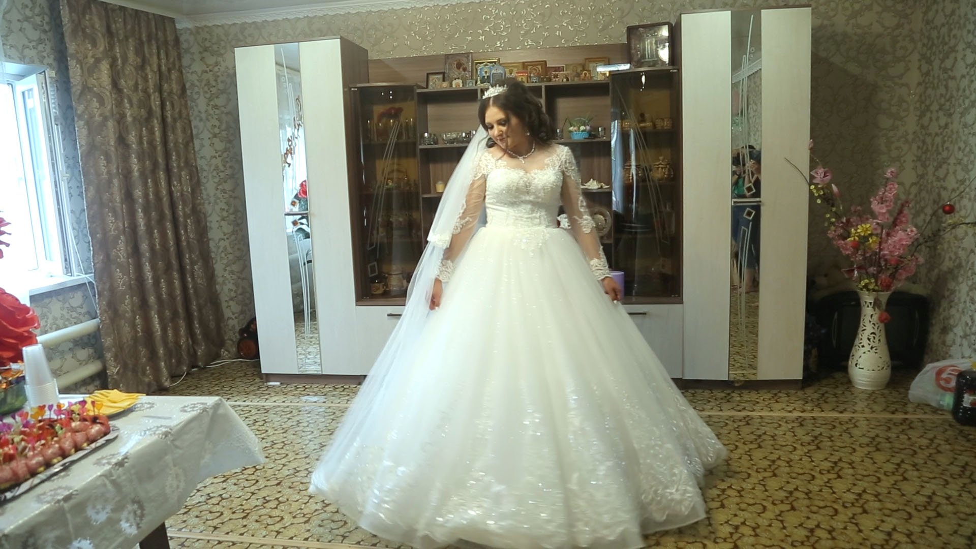 Сборы невесты утром дома смотреть онлайн