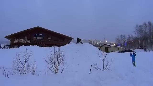 Банное, попытка сделать сальто на парковке. смотреть онлайн