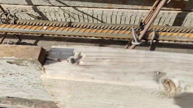 КАК ЗАЛИТЬ ПРОЧНУЮ БЕТОННУЮ ПЕРЕМЫЧКИ В ГАРАЖЕ, САРАЕ, ДОМА СВОИМИ РУКАМИ В ЭТОМ ВИДЕО Арматура 12м смотреть онлайн