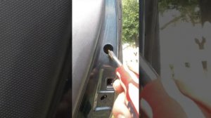 2011 Kia Soul: Replacing exterior door handles.