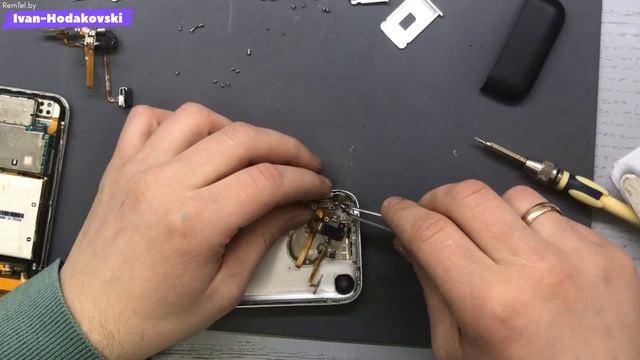 Ремонт кнопки вибромотора/IPHONE 2G/Спустя много лет смотреть онлайн