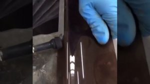Убираем скотч с дефлектора авто. #Shorts