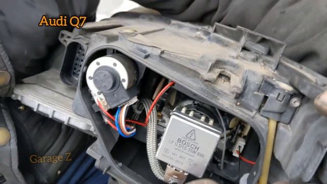 Как заменить лампочки в фарах на Audi Q7 смотреть онлайн