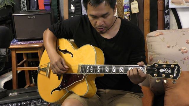 2000 Walker (Japan) Acoustic Archtop смотреть онлайн