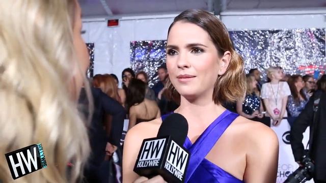 Tyler Posey and Shelley Hennig||Pennig смотреть онлайн