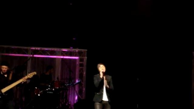 Roberto Bellarosa : Voyou ♥ 01/12/2012 Forum ♥