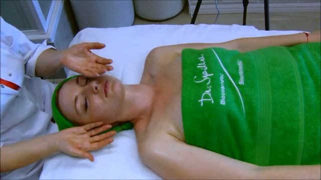 Копия видео "Косметологический SPA массаж ЛИФТИНГ-ПОМПАЖ в SPA FREESTYLE Киев" смотреть онлайн