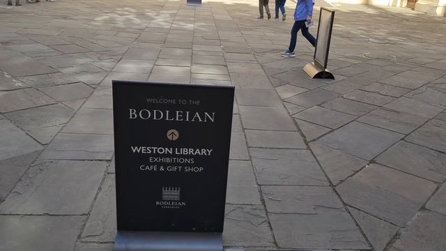 Walking Tour Of OXFORD ENGLAND | 4K Oxford City Tour