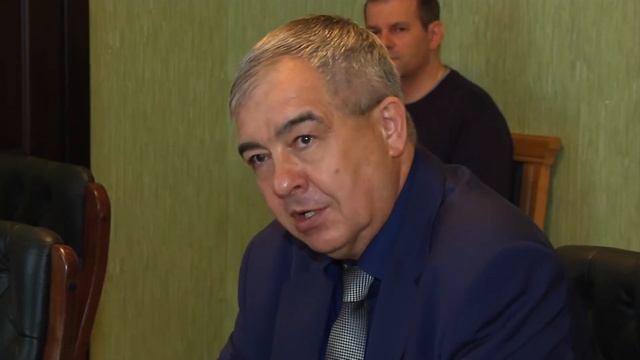 Представители двух ветвей власти Черкесска обсудили приоритетные направления развития города смотреть онлайн