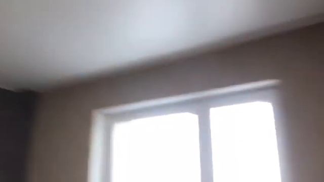 Натяжной потолок с скрытым карнизом и люстрой от Нева потолок смотреть онлайн