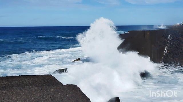 Тенерифе Пуэрто де ла Круз Прогулка по набережной Шум Океана смотреть онлайн