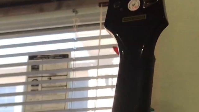 Fixing a String Hole in a Machine Head on an Epiphone Les Paul Special II смотреть онлайн