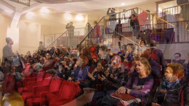 Preparativi di Natale - 2 (La sala, il pubblico, l'attesa) смотреть онлайн