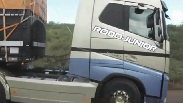 SÓ OS VOLVO FH540 MAIS QUALIFICADOS DA RODAGEM смотреть онлайн