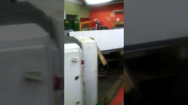 Что будет если в токарный станок засунуть швабру! смотреть онлайн