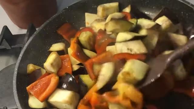 Овощной гарнир к мясу / рыбе. Без духовки. Овощи на сковороде. Простой рецепт. смотреть онлайн