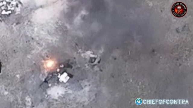 Российские военные уничтожили резервуары с топливом, закопанные на позициях противника. смотреть онлайн