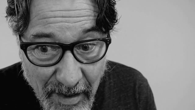 Веселин Мезеклиев чете "Малкият бог на земетръса" от Петър Денчев смотреть онлайн