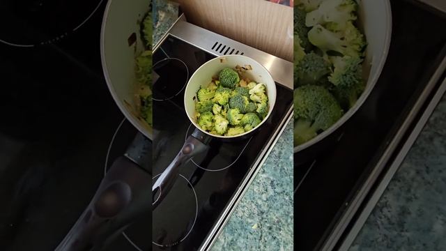 крем суп из брокколи и сыра с голубой плесенью. смотреть онлайн