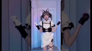 Азиатки/юная красотка Азии "зажигает" в тикток/красиво танцует