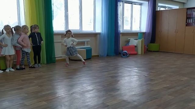 Ритмика. Разминка в группе 5-7 лет