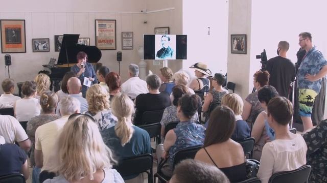 Гостиная Людмилы Жумаевой "Шекспир... любовь... сонеты... и немного о Гамлете" смотреть онлайн