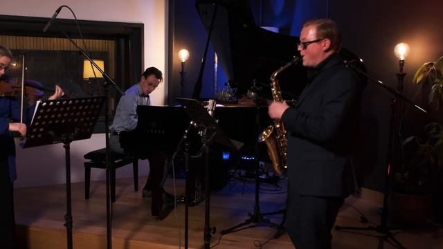 Trio No.2 (2022) by Xander Benham (*1996) смотреть онлайн