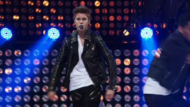 Justin Bieber - All Around The World ft. Ludacris смотреть онлайн