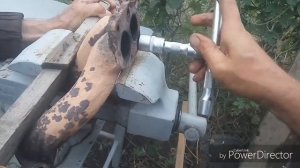 Как выкрутить сломанные шпильки коллектора ?