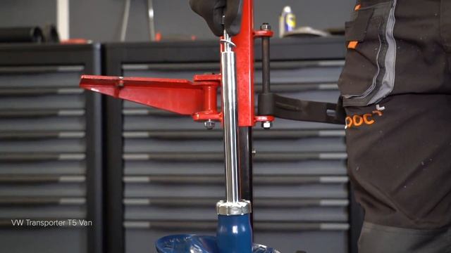 How to change a front shock strut on VW T5 TRANSPORTER VAN [TUTORIAL AUTODOC] смотреть онлайн