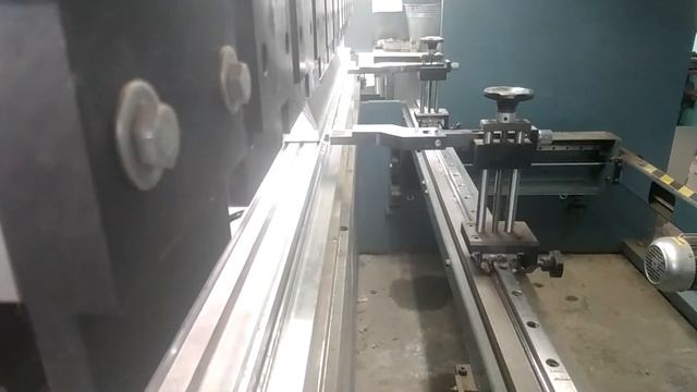 Работа гидравлического гибочного пресса. смотреть онлайн
