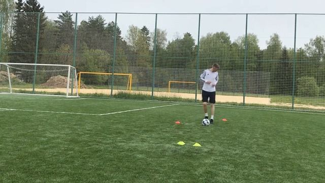 ФУТБОЛ #10 | Junior Sport Club | Финты переступом смотреть онлайн