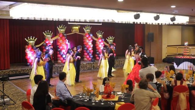 Nikki's cotillion (18th birthday) (Can I Have This Dance + Blue Danube) смотреть онлайн