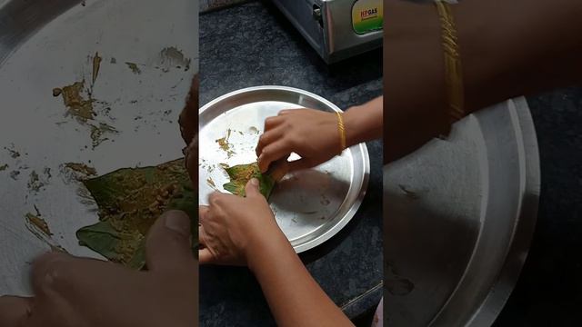 खुसखुशीत अळू वडी | crispy Alu vadi | 2 HANDS With Kitchen смотреть онлайн