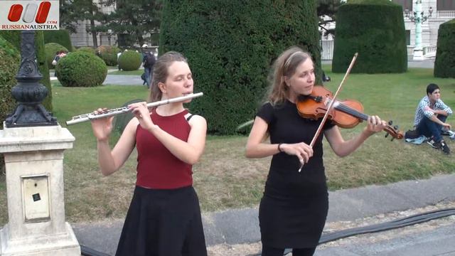 «Improvisation» Viktoria & Anastasia (Ukraine). Vienna Street Performers by RussianAustria.com смотреть онлайн