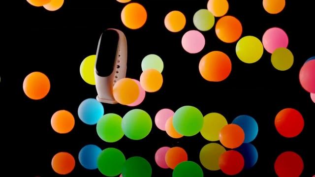 XIAOMI MI BAND 4 I ЦЕНА, СТАРТ ПРОДАЖ, ОСОБЕННОСТИ смотреть онлайн