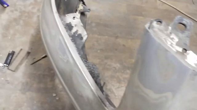 как снять бампер передний на Toyota Avensis