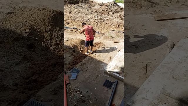 Делаем грамотно дождеприемники и сток воды в дренажный колодец .