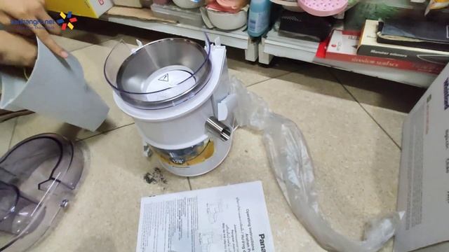 Bóc hộp Máy ép trái cây Panasonic MJ-SJ01WRA 800W sản xuất Malaysia смотреть онлайн