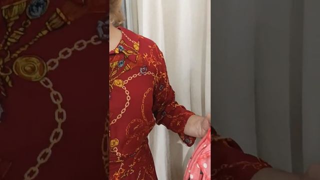 Лена выбирает шмотки бюджет трещит по швам. смотреть онлайн