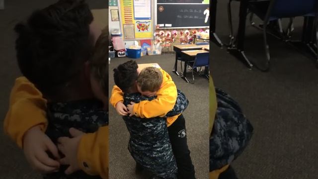 My 8 year old surprised by his twin brothers homecoming at school смотреть онлайн