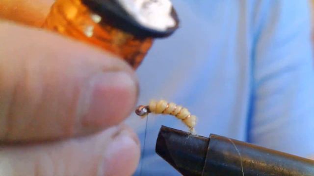 Ручейник. Простая мушка на хариуса своими руками. смотреть онлайн