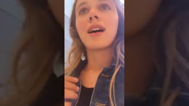 Беверли Хиллс ▶ Mary Leest