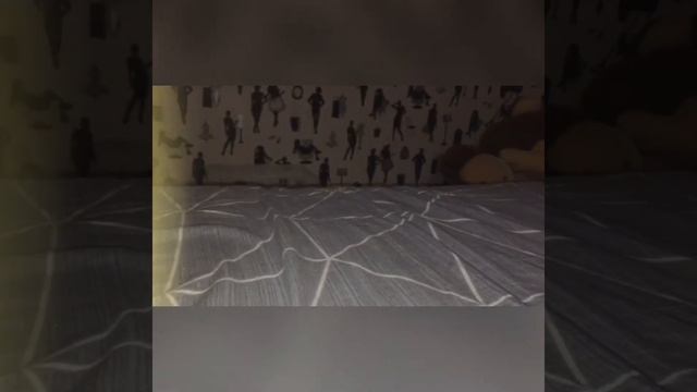 Мой кролик прыгает мне на кровать! Мешает спать) смотреть онлайн