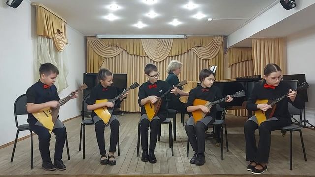 Ансамбль балалаечников "Звончатые струны" смотреть онлайн
