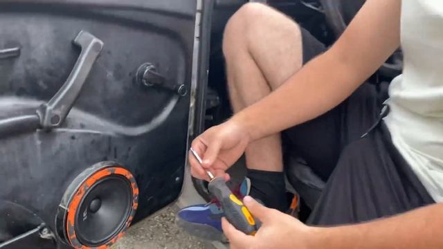 Замена штатной акустики в Lada Niva на DL Audio Gryphon Pro 165 смотреть онлайн