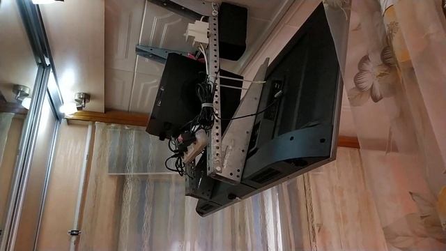 Как правильно разместить телевизор в спальне. Потолочное крепление для телевизора смотреть онлайн