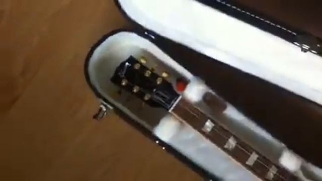 Gibson 2008 les Paul Standard смотреть онлайн