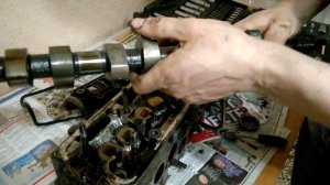 съело распредвал и ушатало головку , как не нужно делать ремонт.