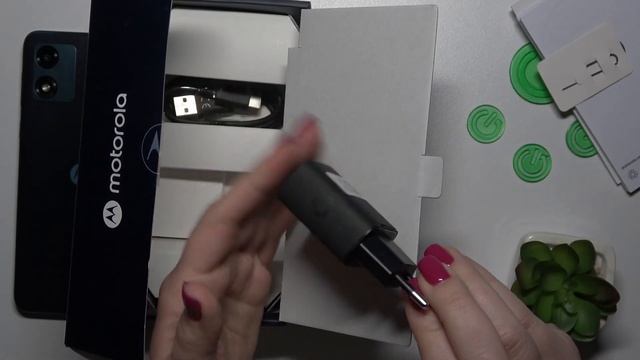 All Accessories You Can Find in Box With Motorola Moto E13 - Unboxing смотреть онлайн